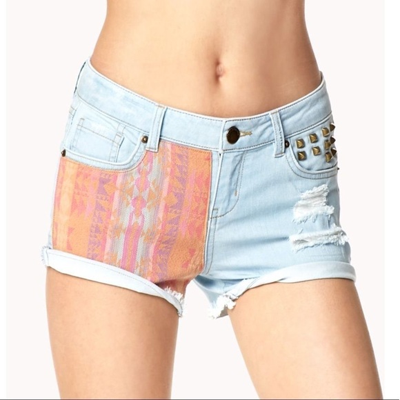 tribal print studded distressed raw hem Jeans - Picture 2 of 8
